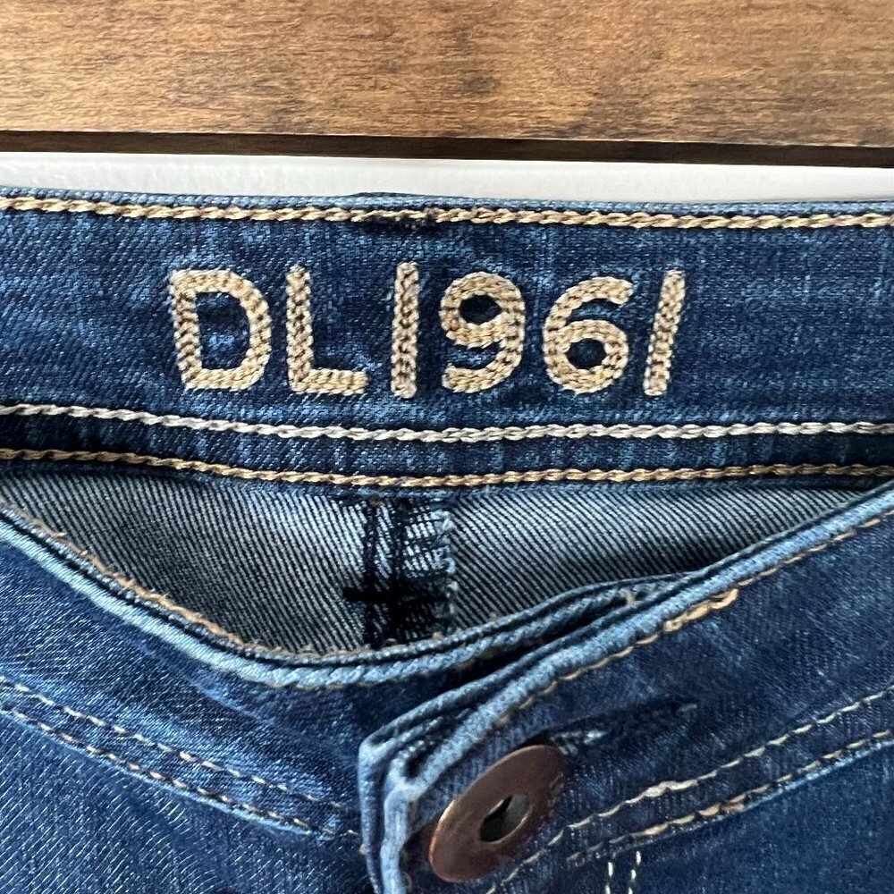 DL1961 Grace High Rise Straight Jeans, Sz 30, Excellent Used Condition - Picture 5 of 10